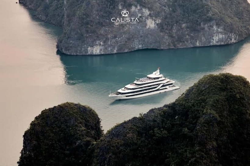 2D1N Halong Bay 6-Star Cruise: Fine Dining, Cave & Kayaking - Sung Sot Cave, Ha Long Bay’s big underground stop