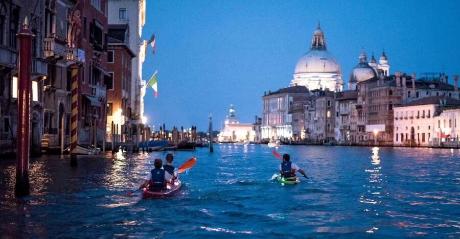 2hr Night Kayak Tour in Venice: premium tour with sunset - Key details before you paddle