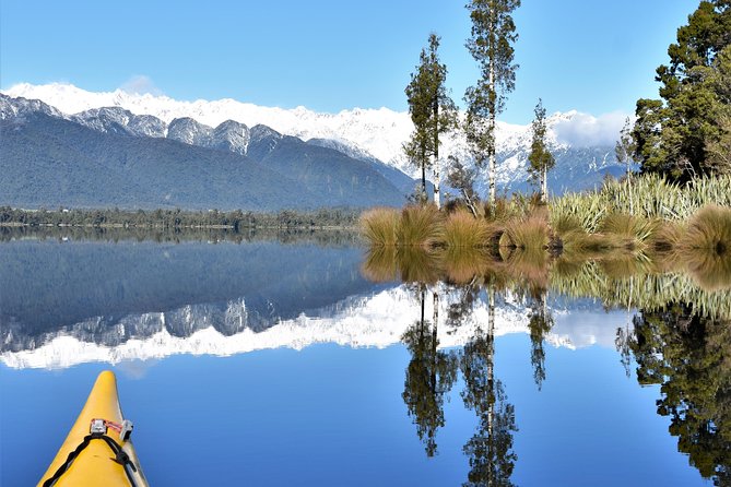 4-hour Lake Mapourika Kayak and Hike adventure, with Okarito Kiwi Sanctuary - Paddling across Lake Mapourika