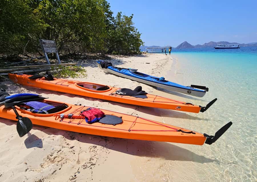 6 Hours Fun Day Kayaking - Paddling the Islands Near Labuan Bajo