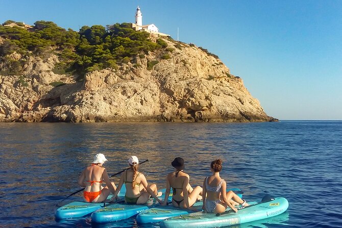 90' Stand Up Paddle tour in a small group in Cala Ratjada - Learning with Leo, the guide