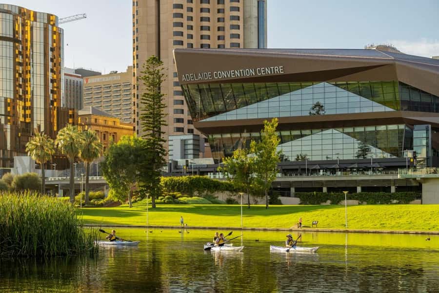 Adelaide: City Kayaking Experience - Paddling out for Adelaide views
