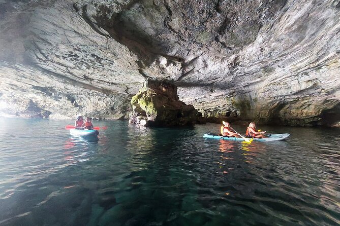 Adventure to the caves by canoe - Key points to know before paddling out