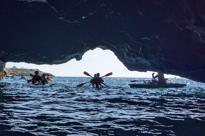 Adventure to the caves by canoe - Timing, meeting point, and group size