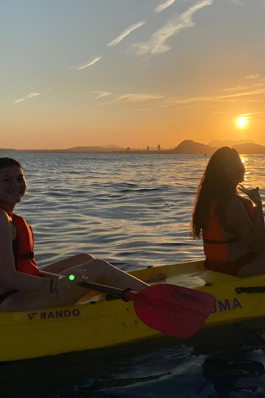 Alicante Bay: Sunset Tour in Kayak with snorkel - Sunset kayaking beneath Alicante’s best-known peaks