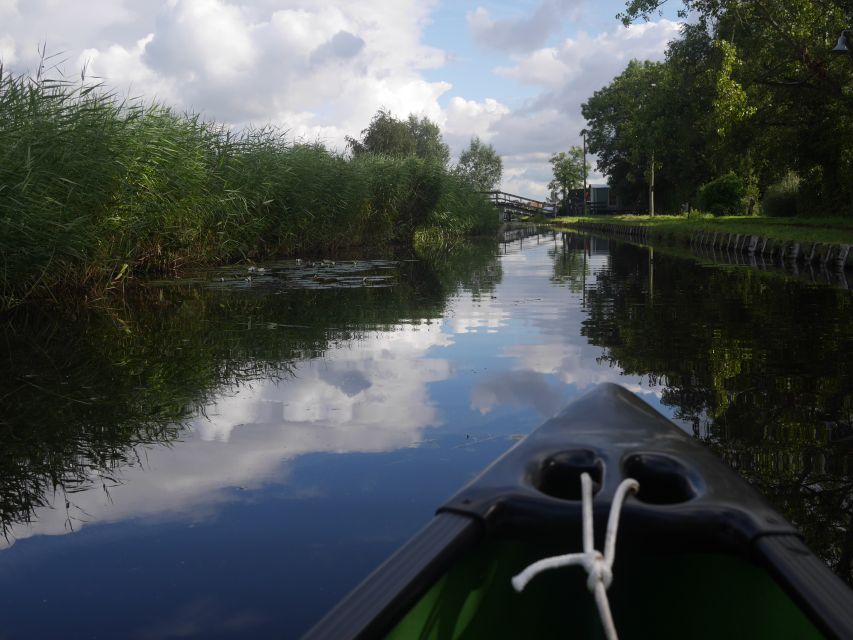Amsterdam: 2-Hour Guided Canoe Trip - Meeting the guide and choosing your canoe