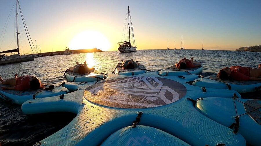 Arguineguín: Stand-up Paddleboard Yoga Class with Instructor - Meeting the instructor at Las Marañuelas Beach