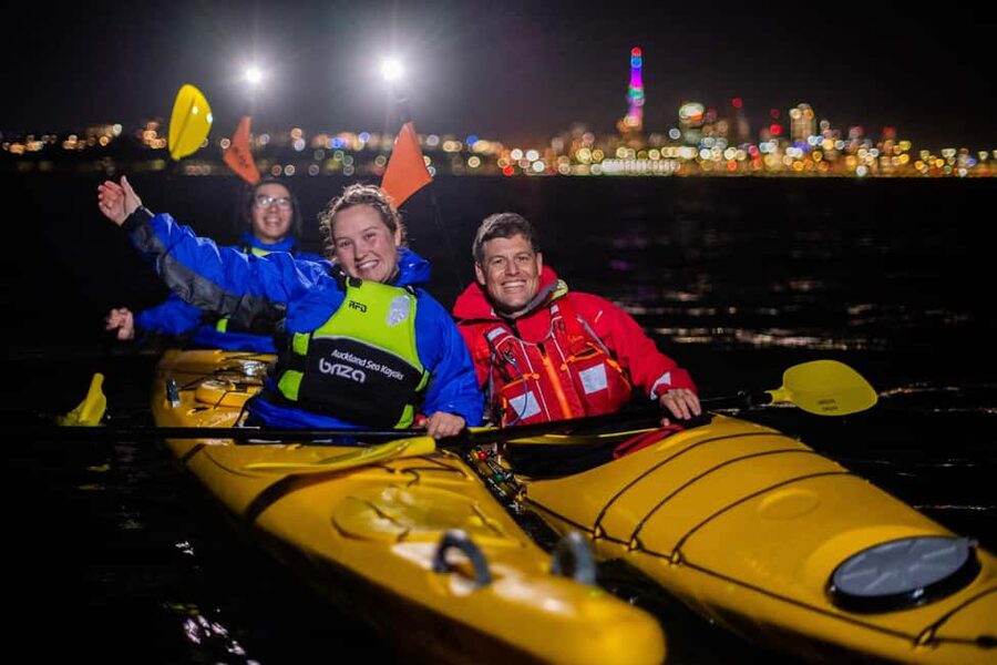 Auckland: Sunset & Night Sea Kayak Tour to Rangitoto Island - Why the sunset and night paddle work so well together