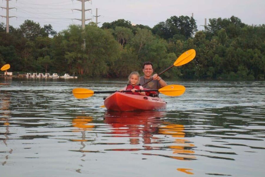 Austin: Kayak and Canoe Rental on Lady Bird Lake - Your first hour on Lady Bird Lake