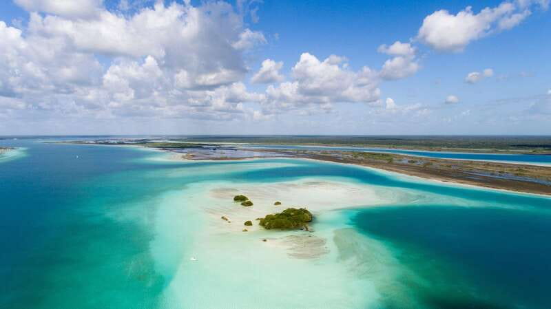 Bacalar & Cenotes: 3 hours kayak rental with snorkeling gear - Coconut Island rewards a slower pace