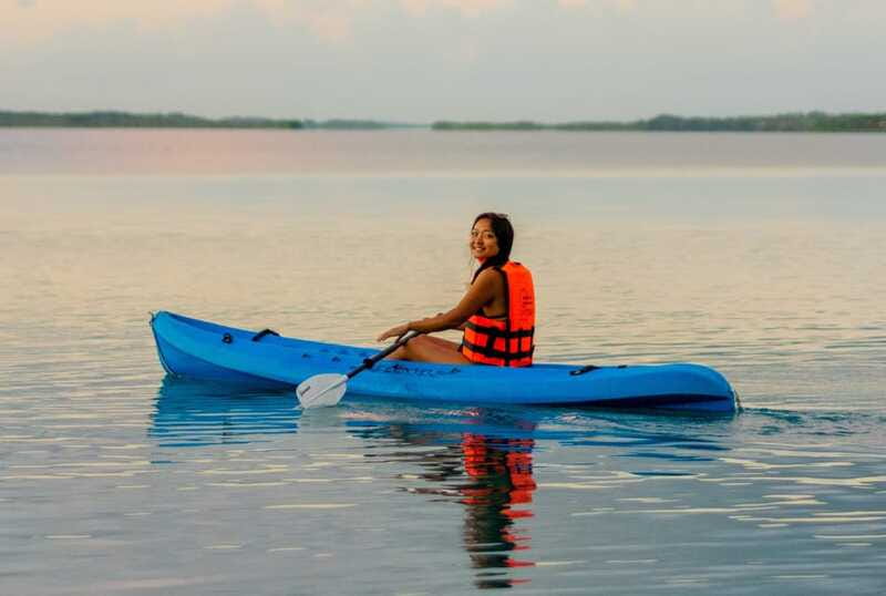 Bacalar: Full Day Kayak Rental in the Lagoon of Seven Colors - Cenote Negro and the busy side of Bacalar