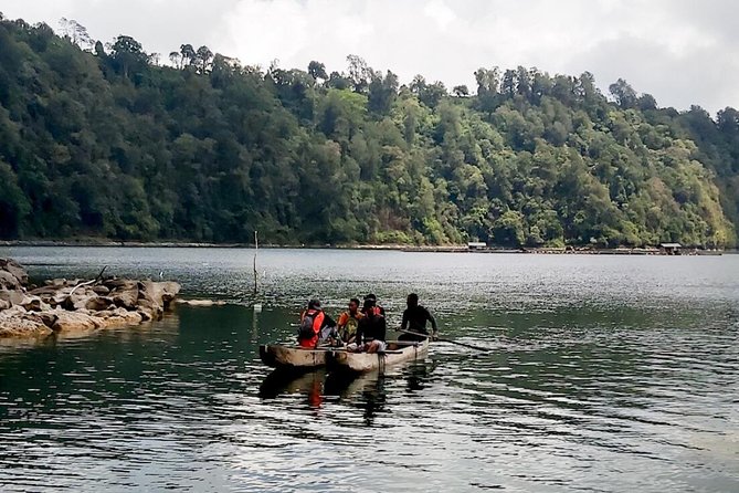 Bali Jungle Trekking and Lake Canoeing Tour - Canoeing across the twin lakes