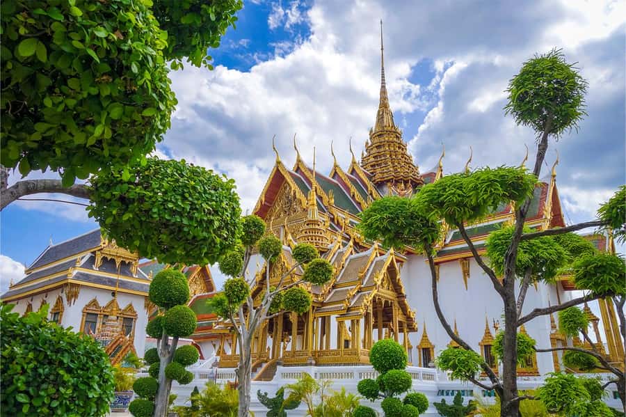 Bangkok: Damnoen Saduak Market & Kayaking Adventure - A local gallery house with room to make something