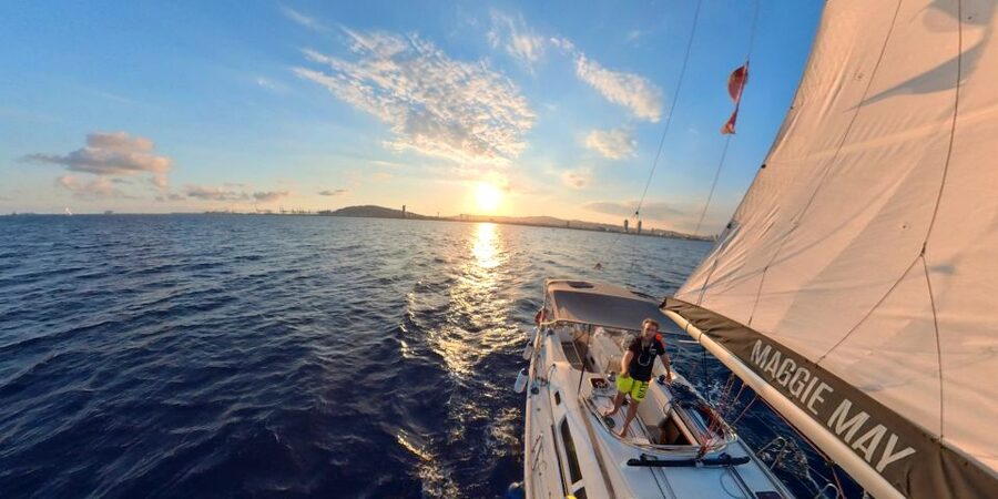 Barcelona: 2-Hour Sailboat Tour with Paddle Boarding - Practical details that make the day easier