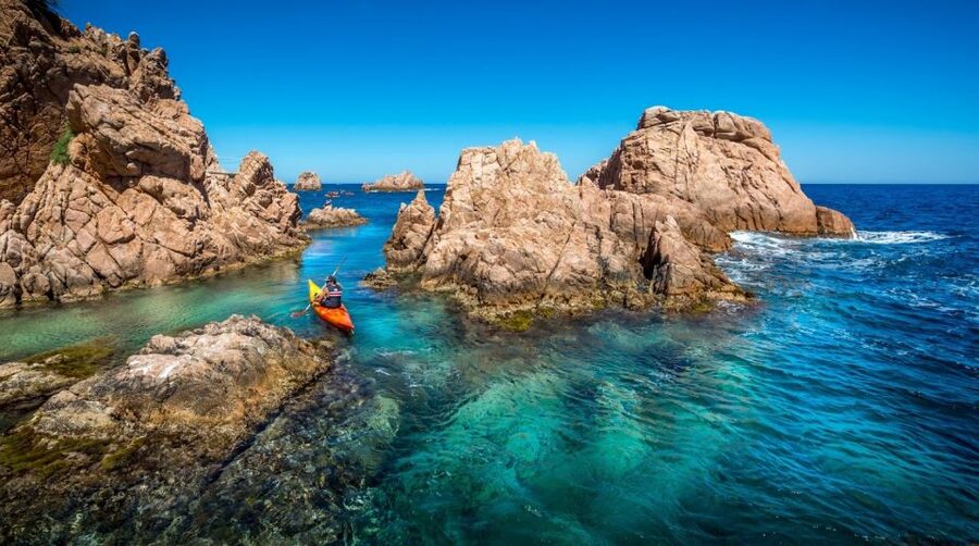 Barcelona: Costa Brava Kayak, Snorkel & Cliff Jump & Lunch - What to bring and how to prepare