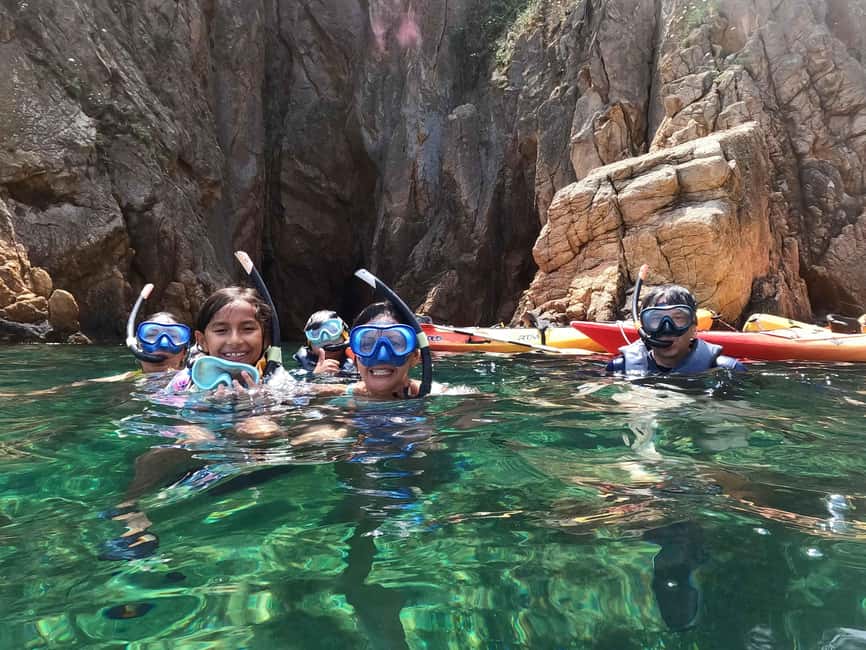 Barcelona: Costa Brava Kayaking & Snorkeling Tour with Lunch - Equipment, changing rooms, and your valuables