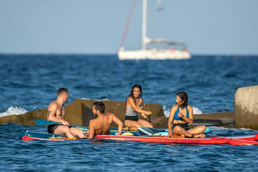 Barcelona: Paddlesurf Rental Barceloneta beach (75min) - What the equipment and facilities mean for you