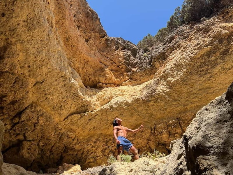 Benagil: Guided Sunrise Kayak Tour with Licensed Guide - Reaching Benagil Cave by kayak