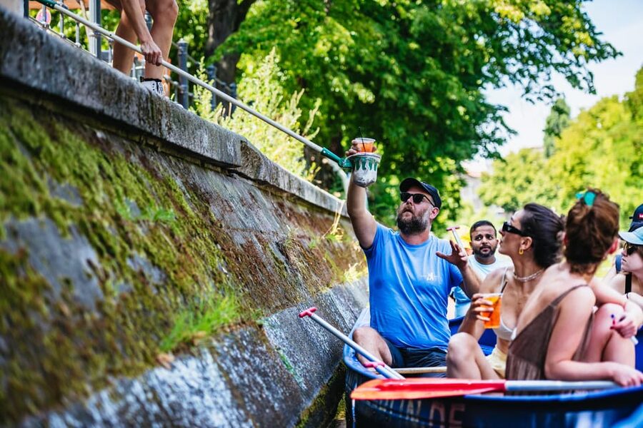 Berlin: Guided Tour by Canoe - What the guide adds to two hours on the water