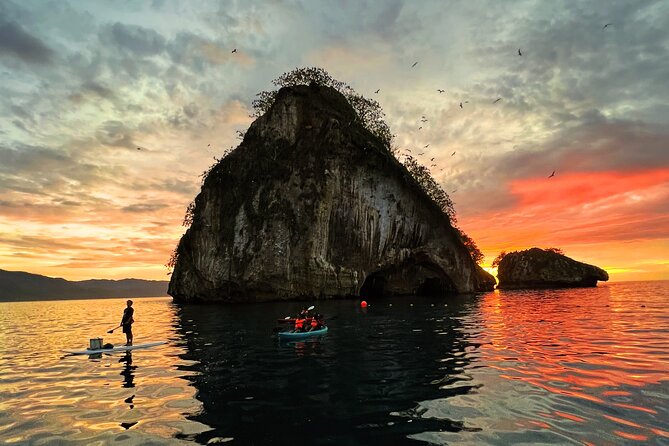 Bioluminescence by kayak or SUP to Los Arcos Puerto Vallarta - The physical side of a two-hour ocean paddle
