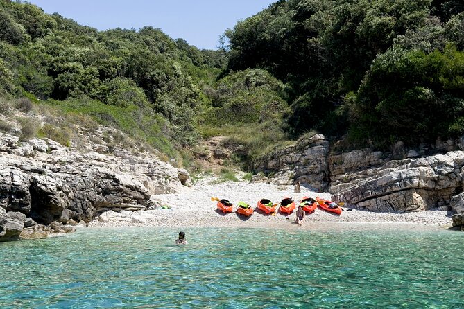 BOAT & KAYAK! Sea Adventure - Snorkeling & Cliff Jumps - Optional cliff jumps from 4 to 9 meters