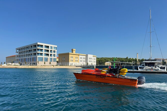 BOAT & KAYAK! Sea Adventure - Snorkeling & Cliff Jumps - Entering the cave by sea