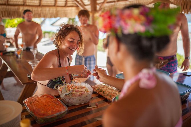 Bora Bora Snorkel Cruise by Polynesian Outrigger Canoe with BBQ Island Lunch - The final swim and an easy finish