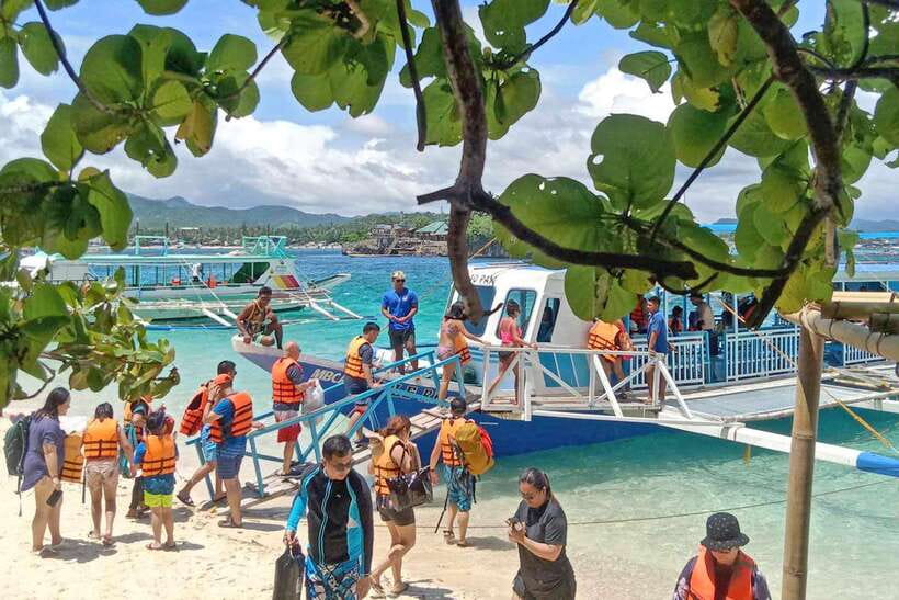 Boracay: Island Hopping with Crystal Kayak & Helmet Diving - Quick take on the Boracay boat day