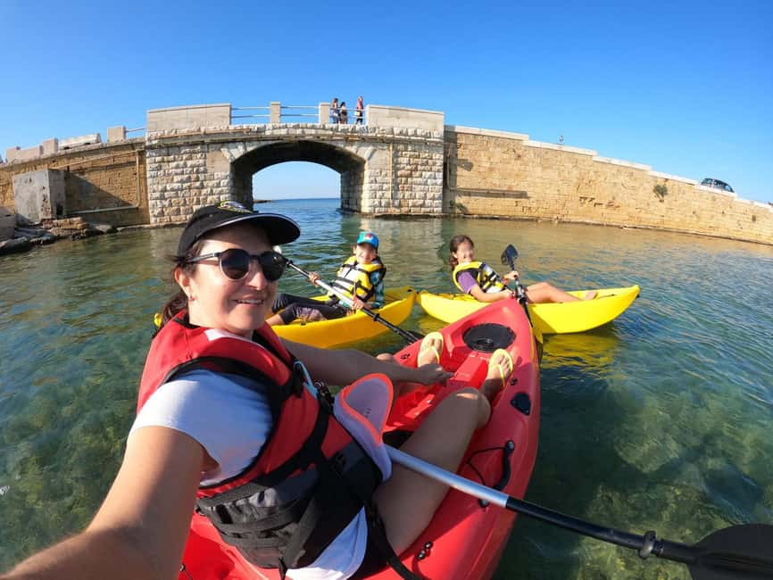 Brindisi: Guided Kayak Tour - Following the cliffs and beaches of Brindisi
