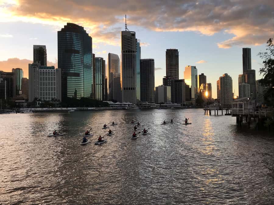 Brisbane: Illuminated River Night Kayak Tour - The route toward the Story Bridge