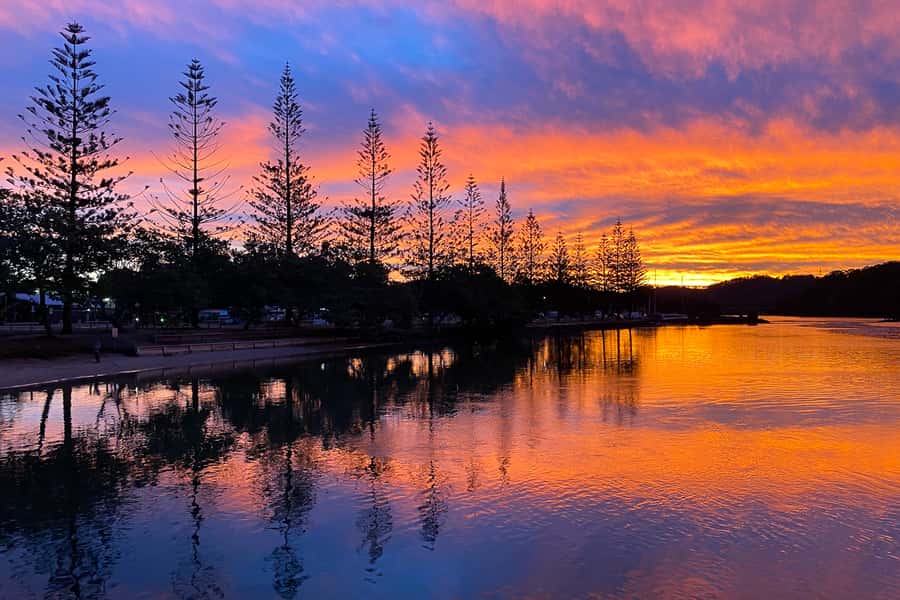 Byron Bay: Brunswick River Sunset Kayak Tour - Paddling out as daylight softens