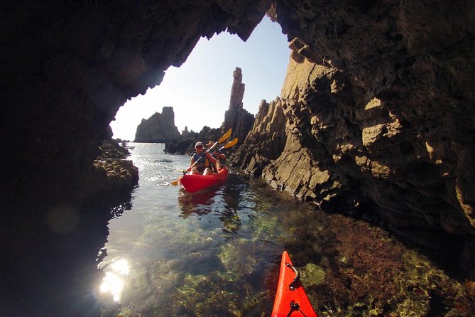 Cabo de Gata Active. Guided kayak and snorkel route through coves of the Natural Park - Getting to the meeting point