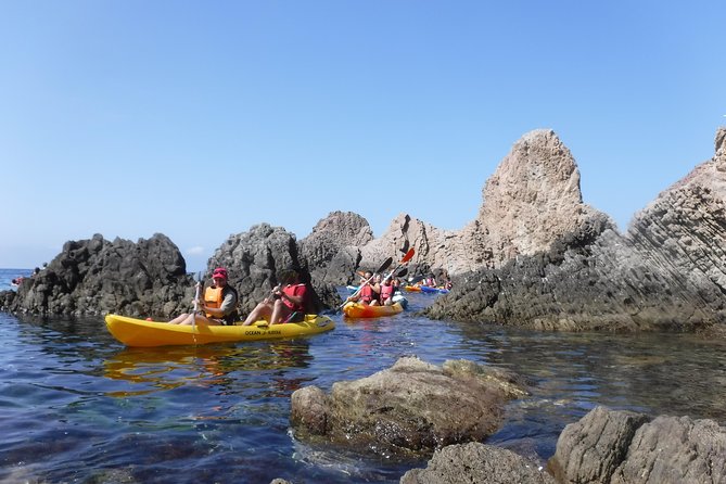 Cabo de Gata: Tour en kayak y snorkel full face + fotos incluidas - Cliffs, coves, and the Sirens reef