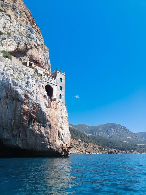 Cagliari Sella Diavolo: 2/3 seats kayak/paddle without guide - Equipment, comfort, and safety