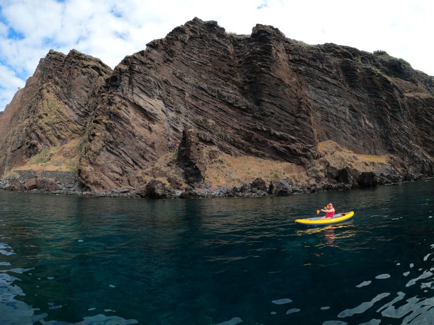Câmara de Lobos: Private Guided Kayaking Tour in Madeira - Roberto’s local approach