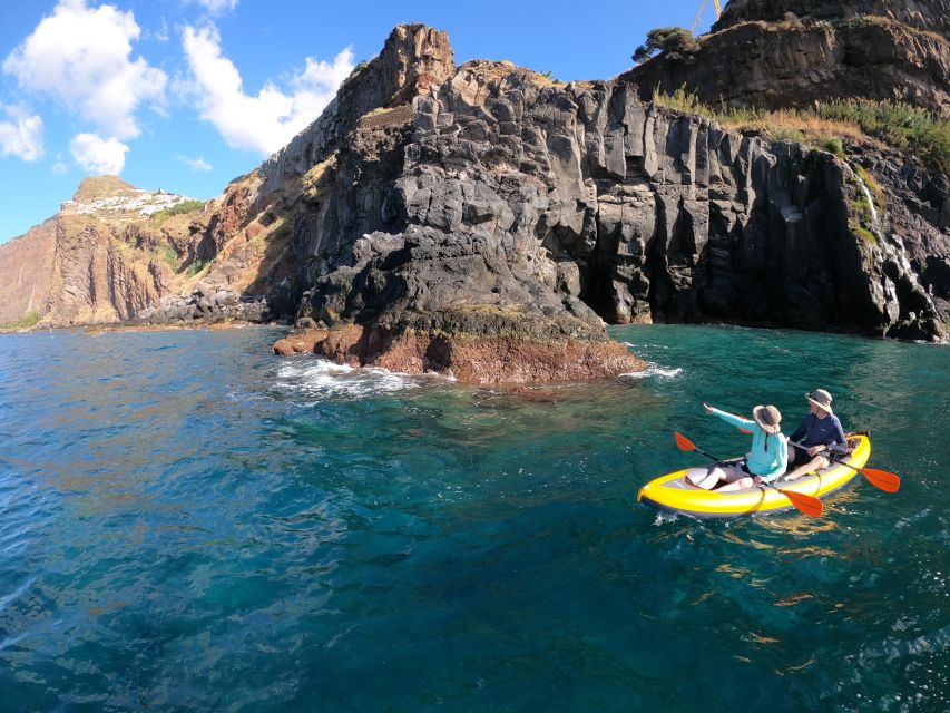 Câmara de Lobos: Private Guided Kayaking Tour in Madeira - Getting comfortable in the kayak