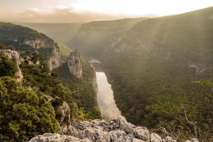 Canoe/Kayak descent of the Ardèche Nature Reserve: 5 hours - approx. 24 km - Why this Ardèche route feels different