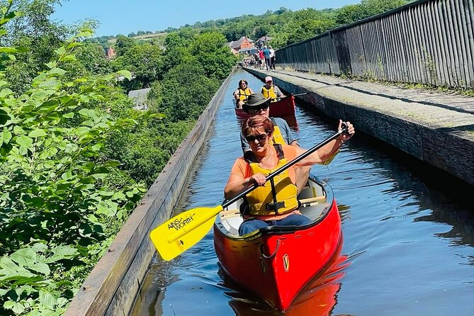 Canoe Trip Over the Pontcysyllte Aqueduct - Crossing the aqueduct by canoe