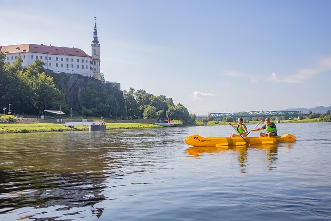 Canoeing on the Elbe river from Děčín to Bad Schandau - Equipment, instructions, and service level