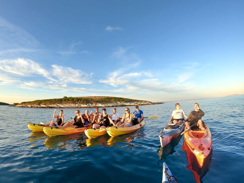 Cape Kamenjak: Sunset Kayak/SUP Wine Tour - Wine and sunset in the middle of the Adriatic