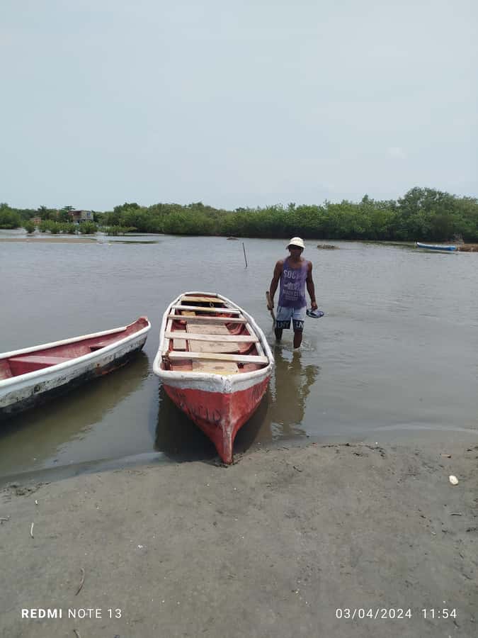 Cartagena: FISHERMEN'S ISLAND IN THE MANGROVES by canoe - Why the local guide matters