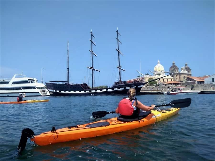 Cartagena: Walled City Kayak Tour - Seeing the walls from the outside