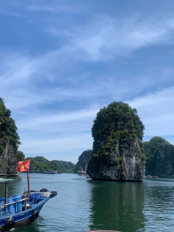 Cat Ba: Lan Ha and Ha Long Bay Boat Tour with Kayaking, Cave - Why Lan Ha Bay is a better fit for some day trips