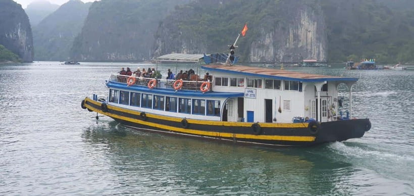 Cat Ba: Lan Ha, HaLong bay full day- biking, kayaking, lunch - A generous Vietnamese lunch on board