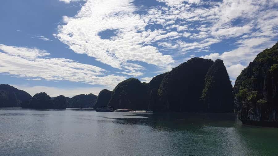 Cat Ba: Night Kayaking with Glowing Plankton - Simple packing advice for the evening