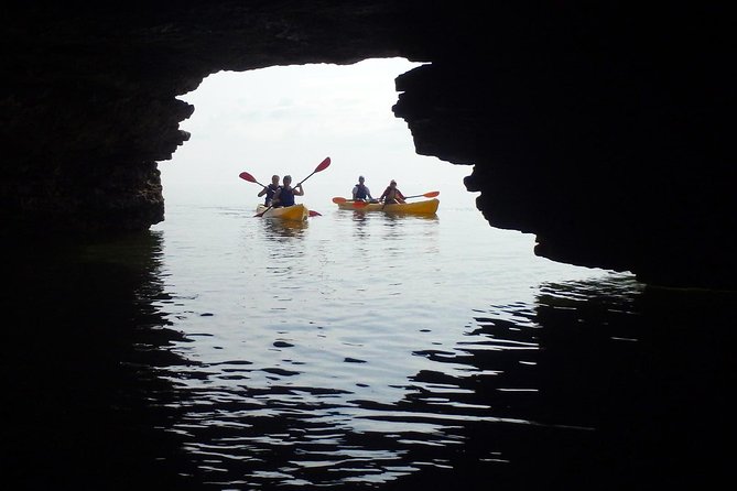 Cave Point Kayak Tour - Guides make the difference for first-timers