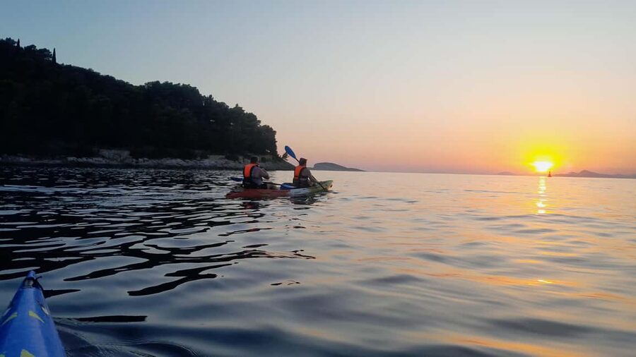 Cavtat: 'Pomalo' Sunset Guided Sea Kayaking Tour - Practical timing and booking advice