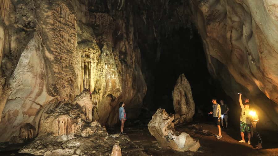 Chiang Mai: Full-Day Chiang Dao Caving & Jungle Kayaking - Lunch near the cave