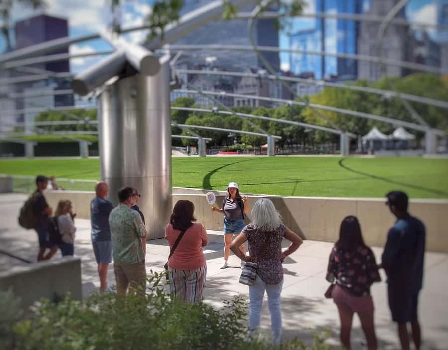 Chicago: Best of Attractions Walking Tour +Bike/Kayak Rental - The kayak option at Ohio Street Beach