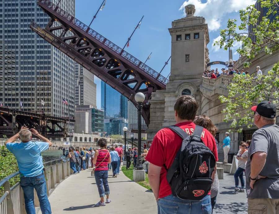Chicago: Best of Attractions Walking Tour +Bike/Kayak Rental - Starting in the Loop at Palmer House